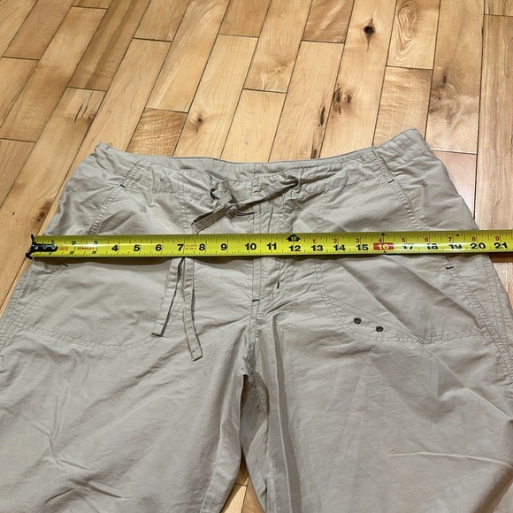 Columbia Tan Capris - Picture 5 of 8